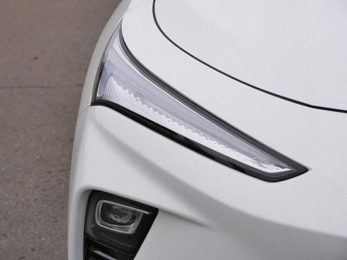 Summit White 2026 Buick Envista Preferred