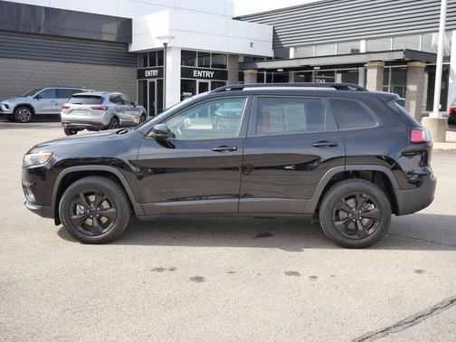 Diamond Black 2019 Jeep Cherokee Latitude Plus