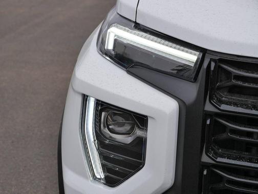 Summit White 2026 GMC Canyon Elevation