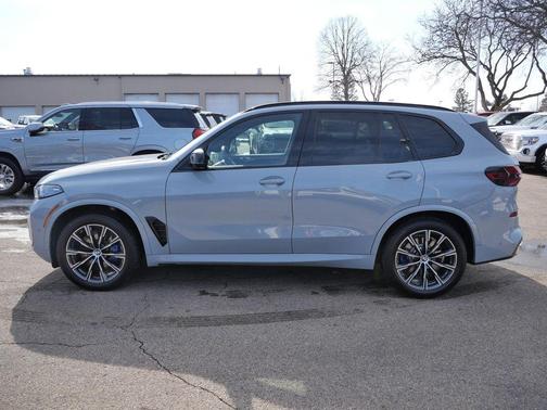 2026 BMW X5 M60i