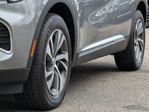Moonstone Gray Metallic 2023 Buick Envision Essence