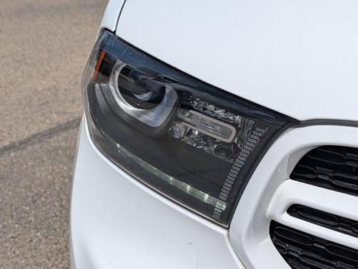 White Knuckle Clearcoat 2017 Dodge Durango GT