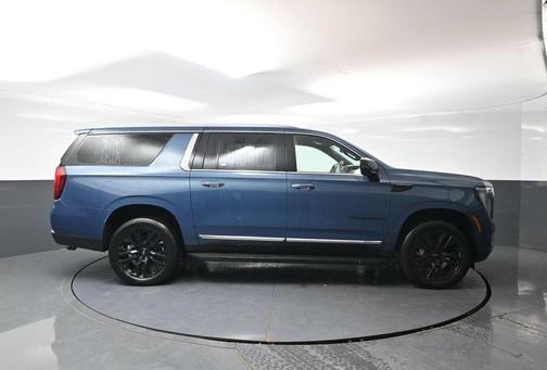 Metallic 2026 GMC Yukon XL Elevation