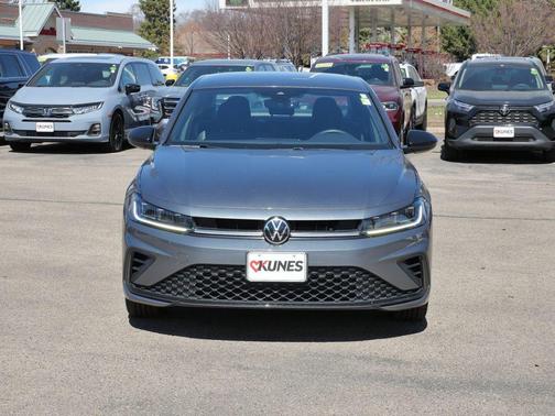 Platinum Gray Metallic 2025 Volkswagen Jetta 1.5T Sport