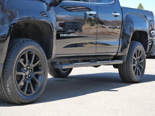 Onyx Black 2022 GMC Canyon Denali