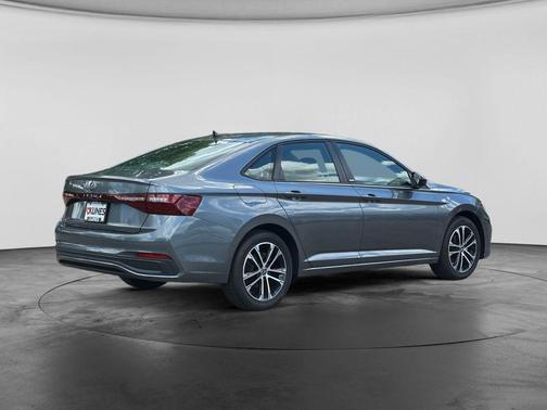 Platinum Gray Metallic 2025 Volkswagen Jetta 1.5T Sport
