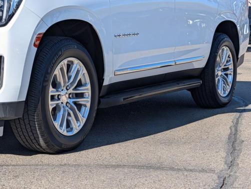 Summit White 2023 GMC Yukon SLT