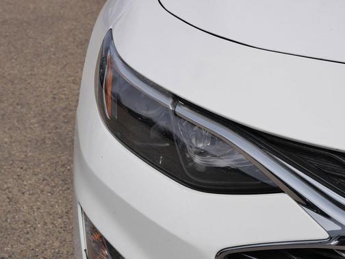 Summit White 2024 Chevrolet Malibu LT