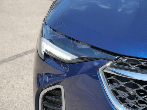 Sapphire Metallic 2022 Buick Envision Avenir