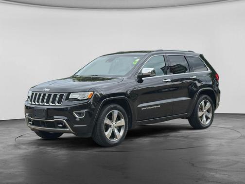 Brilliant Black Crystal Pearlcoat 2016 Jeep Grand Cherokee Overland