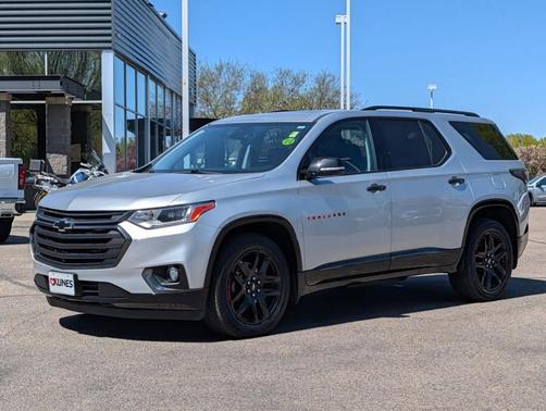 Silver Ice Metallic 2018 Chevrolet Traverse Premier