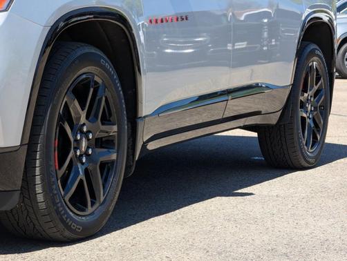 Silver Ice Metallic 2018 Chevrolet Traverse Premier
