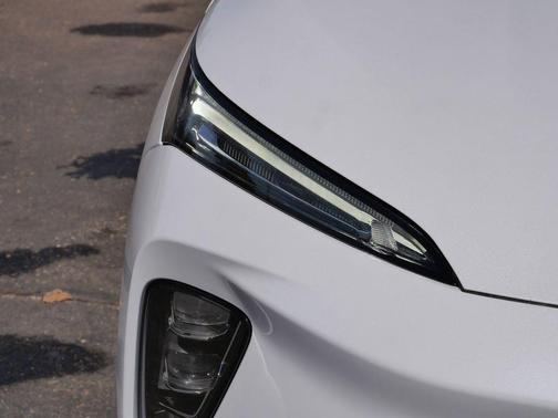 White Tri-Coat 2026 Buick Envision Avenir