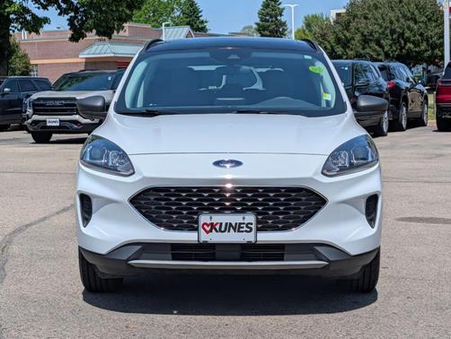 Oxford White 2022 Ford Escape SE