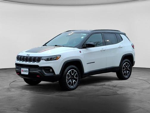 Bright White Clearcoat 2025 Jeep Compass Trailhawk
