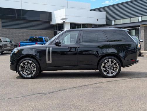 Santorini Black 2023 Land Rover Range Rover P400 SE
