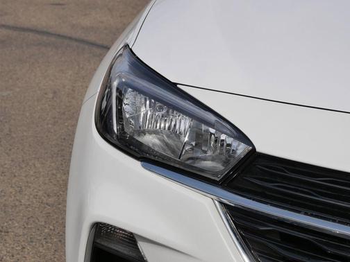 Summit White 2023 Buick Encore GX Select