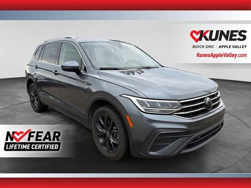 Platinum Gray Metallic 2024 Volkswagen Tiguan 2.0T SE