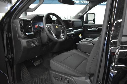 2025 Chevrolet Silverado 3500 LT