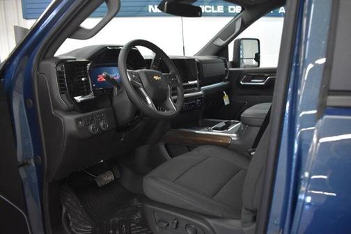 2025 Chevrolet Silverado 3500 LT
