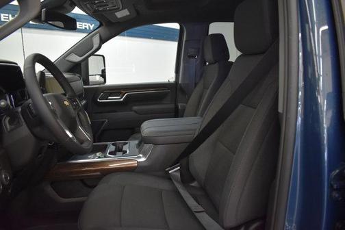 2025 Chevrolet Silverado 3500 LT