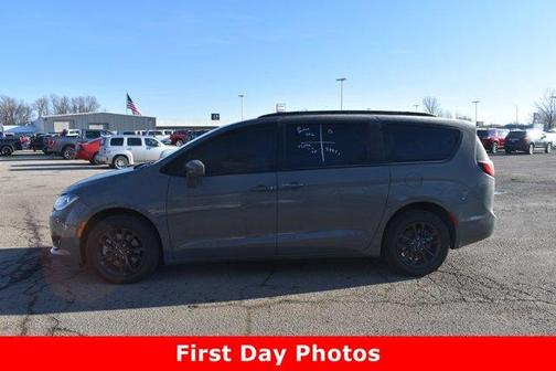 2020 Chrysler Pacifica Launch Edition