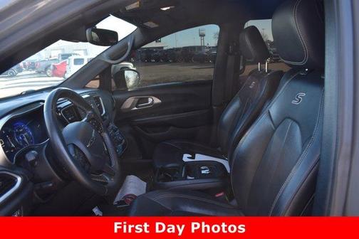 2020 Chrysler Pacifica Launch Edition