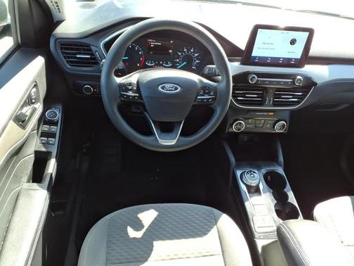ICONIC SILVER 2022 Ford Escape SE