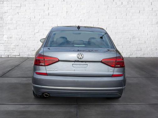 2018 Volkswagen Passat 2.0T SE