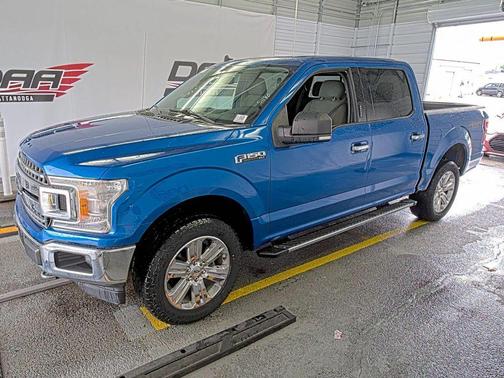 Blue 2019 Ford F-150 XLT
