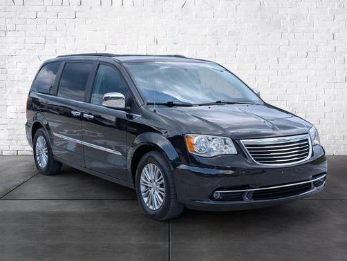 2015 Chrysler Town & Country Touring-L