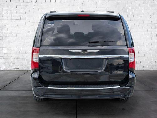 2015 Chrysler Town & Country Touring-L