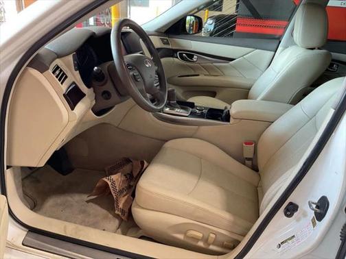 2015 INFINITI Q70 3.7