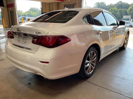 2015 INFINITI Q70 3.7