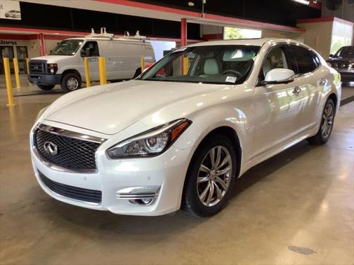 2015 INFINITI Q70 3.7
