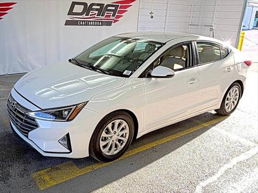 2019 Hyundai ELANTRA SE