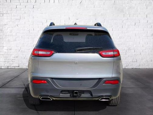 2017 Jeep Cherokee Sport