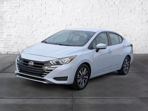2023 Nissan Versa 1.6 SV