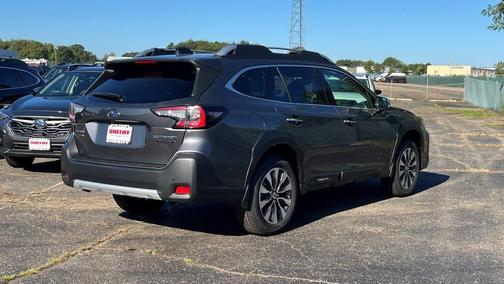 2025 Subaru Outback Touring XT