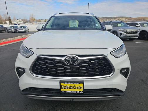 2023 Toyota Highlander Platinum