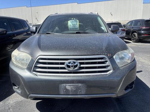 Magnetic Gray 2010 Toyota Highlander SE
