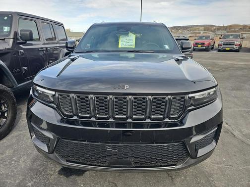 2023 Jeep Grand Cherokee Altitude