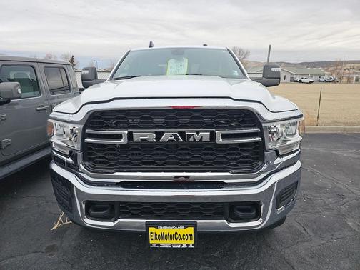 2024 RAM 2500 Tradesman Crew Cab 4x4 6'4' Box