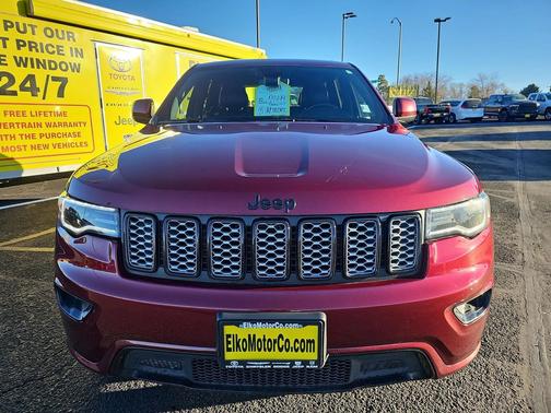 2022 Jeep Grand Cherokee Laredo