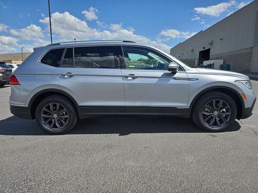 2024 Volkswagen Tiguan 2.0T SE 4MOTION