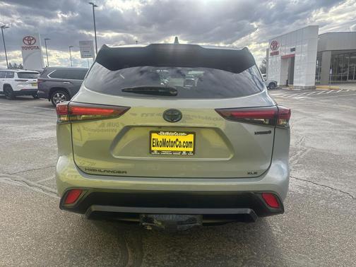 2024 Toyota Highlander Hybrid XLE