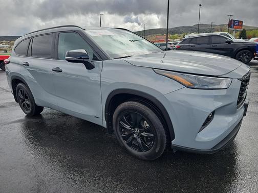 2024 Toyota Highlander Hybrid XLE