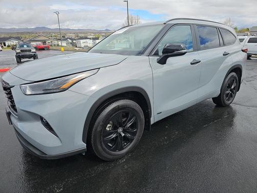 2024 Toyota Highlander Hybrid XLE