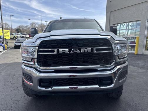 2024 RAM 3500 Tradesman Crew Cab 4x4 8' Box