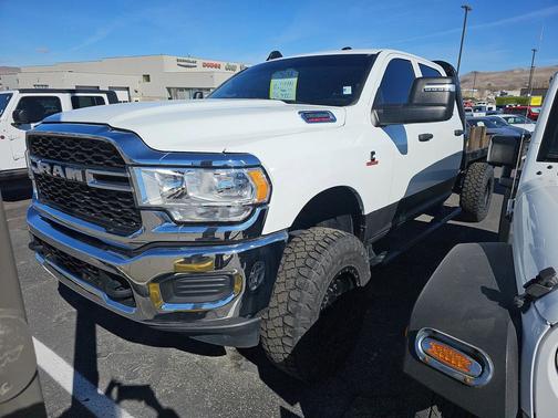 2024 RAM 3500 Tradesman Crew Cab 4x4 8' Box